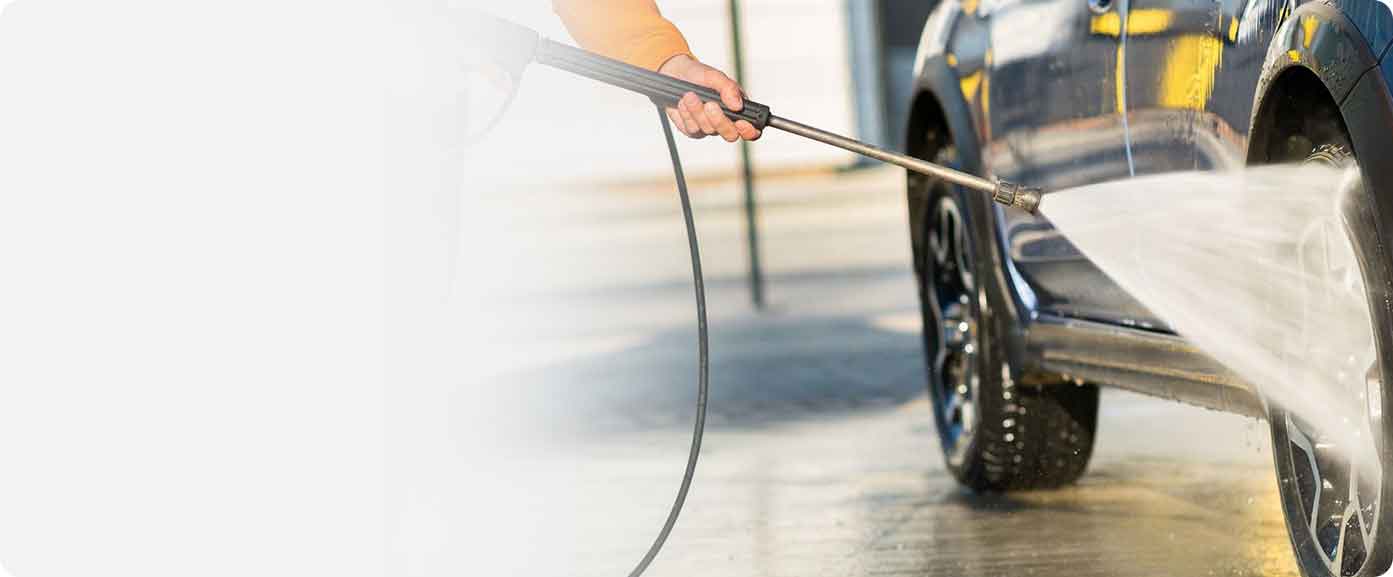 Anailís chomparáideach ar na saintréithe struchtúracha agus feidhmchláir il-R-R-Réitigh spraeirí cúir